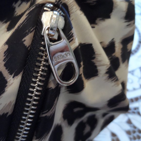 Red Valentino Leopard Print Beige/Black Tote Bag w/Leather Trim - Picture 16 of 16